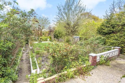 13 Dunkery Road, London, SE9 4HX