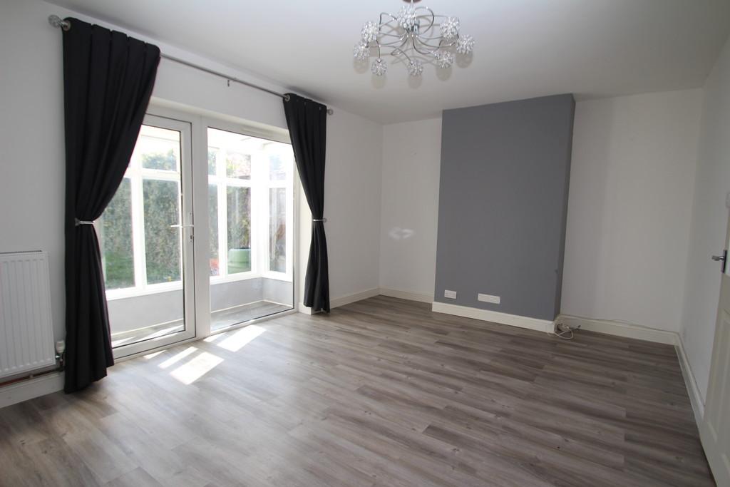 Trent Road, Chelmsford 2 bed terraced house £1,250 pcm (£288 pw)