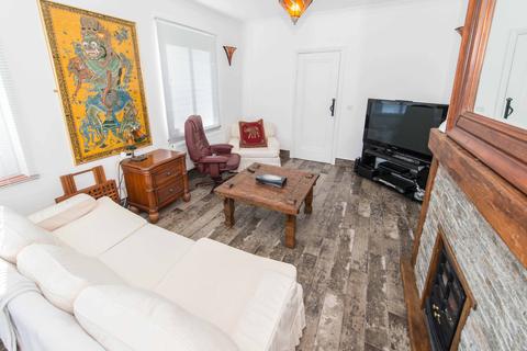 51 Guy Road, Wallington, SM6 7LZ