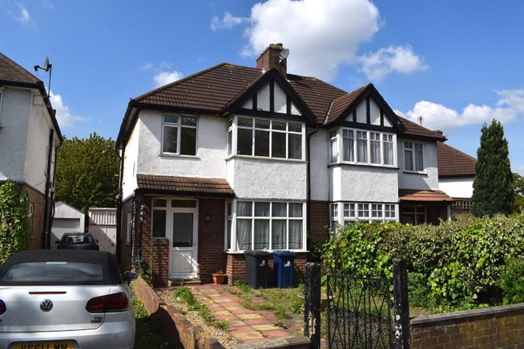 Argyle Road, Ealing 3 bed semidetached house £1,875 pcm (£433 pw)