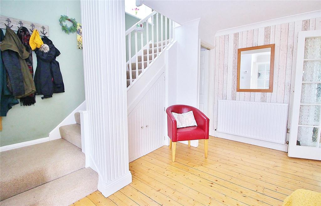 Lounge/Stairs