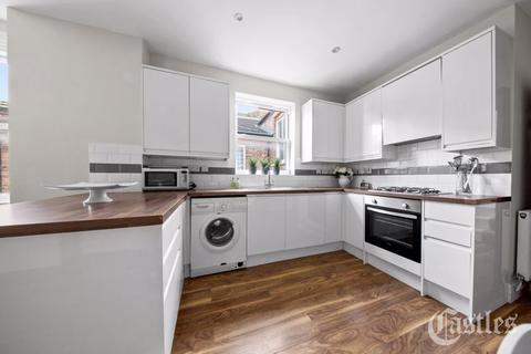 90a Marlborough Road, London, N22 8NN