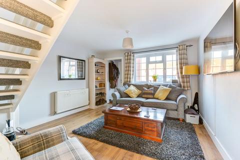 22 Fenhurst Close, Horsham, RH12 1UX