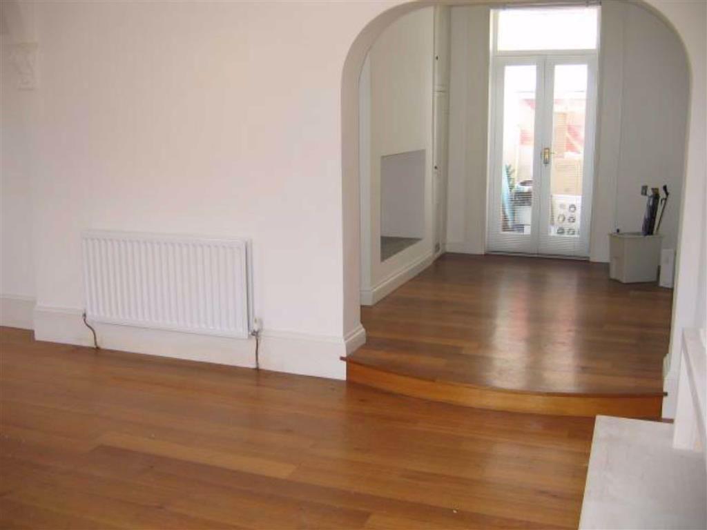 Causey Street, Gosforth 2 bed terraced house £760 pcm (£175 pw)