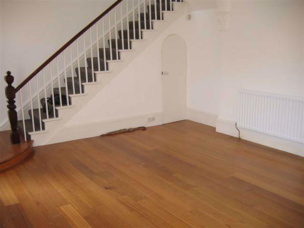 Causey Street, Gosforth 2 bed terraced house £760 pcm (£175 pw)