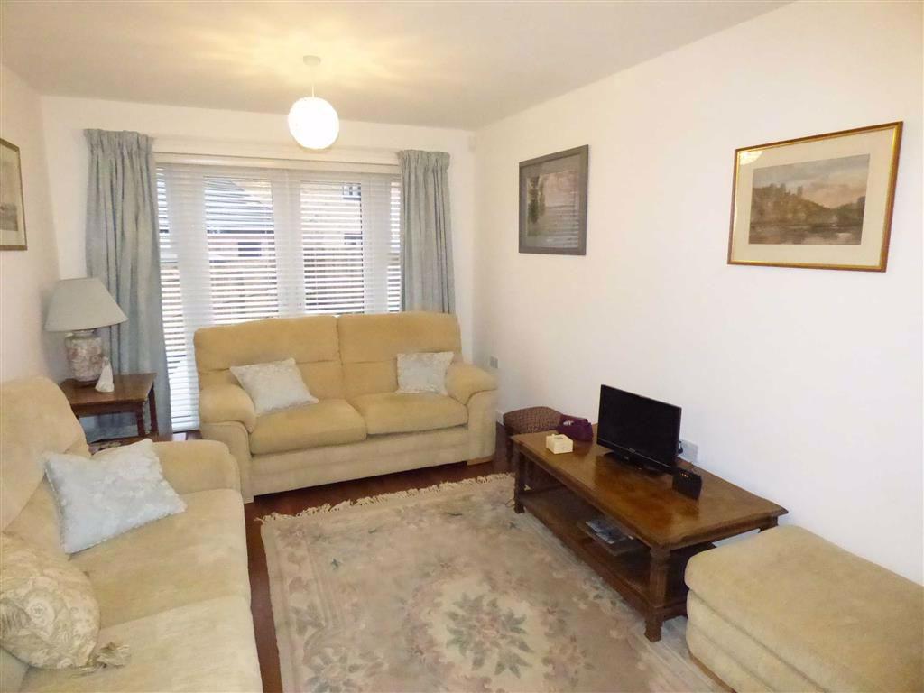 Countess Way, Shiremoor, Tyne & Wear 3 bed detached house £875 pcm (£