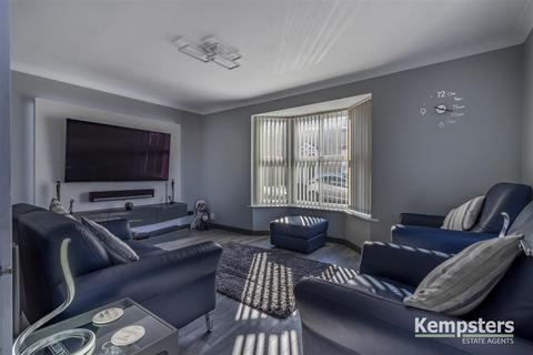 21 Hyde Close, Chafford Hundred, Grays, RM16 6RR