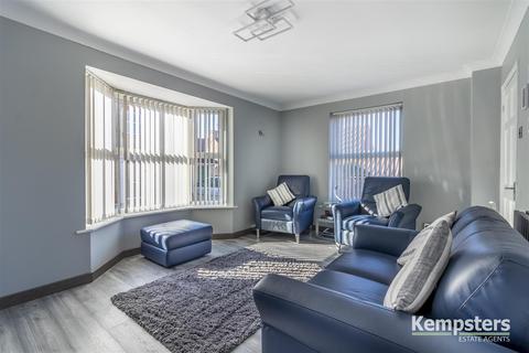 21 Hyde Close, Chafford Hundred, Grays, RM16 6RR