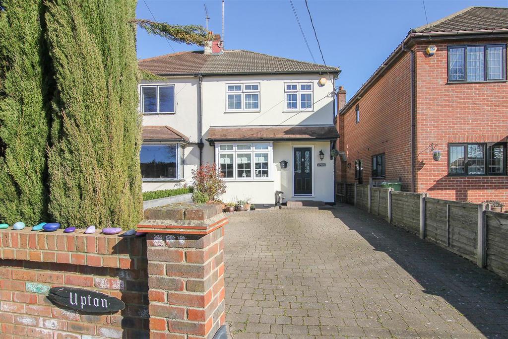 Wyatts Green Road, Wyatts Green 3 bed semidetached house £550,000
