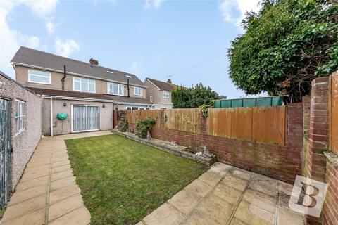 18 Lakeside, Rainham, RM13 9SW