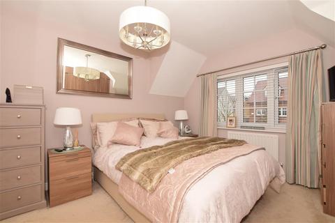 37 Germander Avenue, Halling, Rochester, ME2 1FR