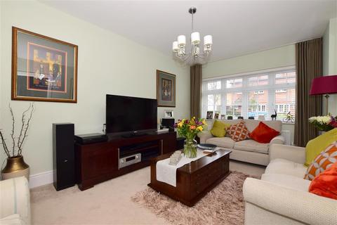 37 Germander Avenue, Halling, Rochester, ME2 1FR