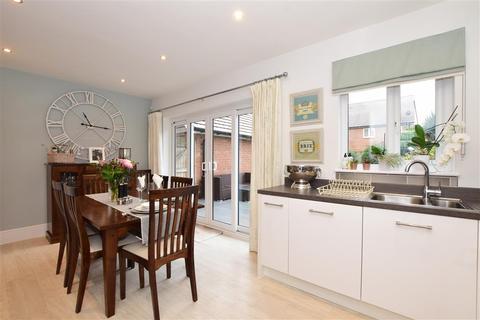 37 Germander Avenue, Halling, Rochester, ME2 1FR