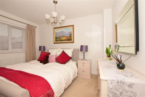 37 Germander Avenue, Halling, Rochester, ME2 1FR
