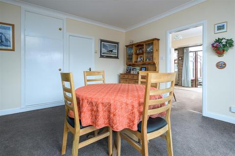36 Grantham Road, Great Gonerby, Grantham, NG31 8JX