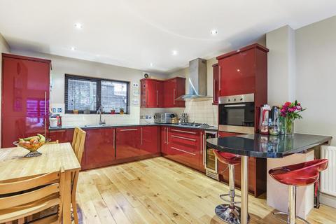 7 Ashleigh Mews, London, SE15 4BF