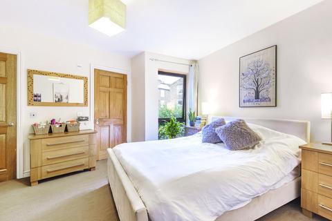 7 Ashleigh Mews, London, SE15 4BF