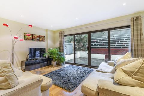 7 Ashleigh Mews, London, SE15 4BF