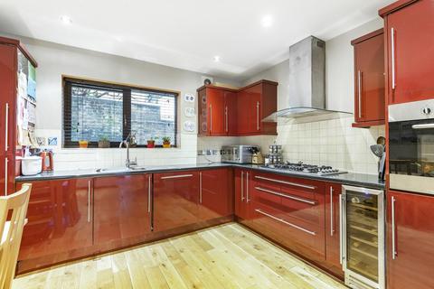 7 Ashleigh Mews, London, SE15 4BF