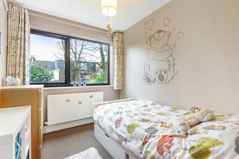 7 Ashleigh Mews, London, SE15 4BF