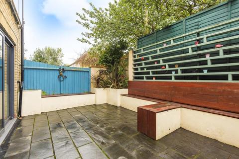 7 Ashleigh Mews, London, SE15 4BF