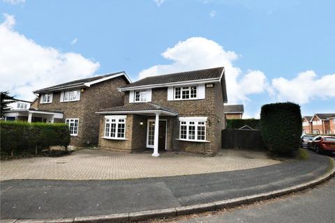 4 bedroom detached house to rent, Ashbury Drive, Blackwater, Camberley, Surrey, GU17