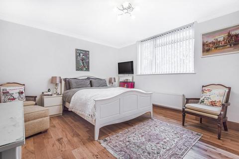 Flat 1, Grosvenor Court Rayners Road, London, SW15 2AX