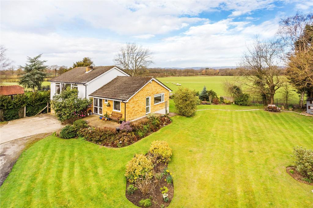 Moor Lane, Marsh Green, Edenbridge, Kent, TN8 4 bed detached house £