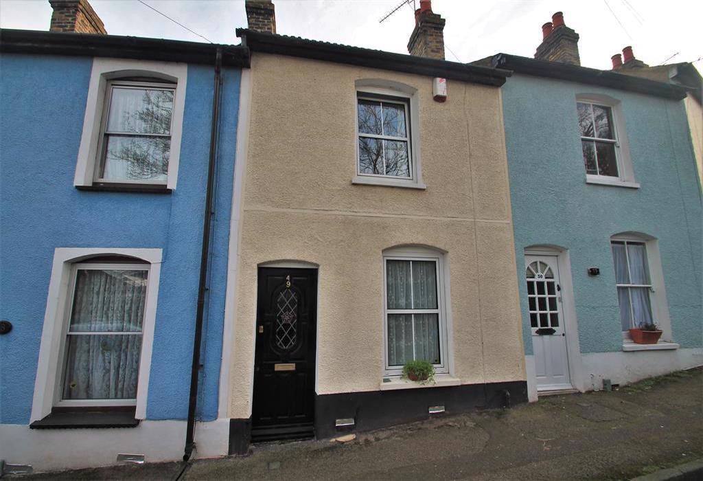 South Hill Road, Gravesend, DA12 1JX 2 bed terraced house £280,000