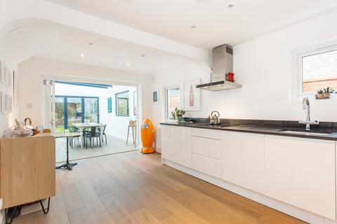 59a Antill Road, London, E3 5BT