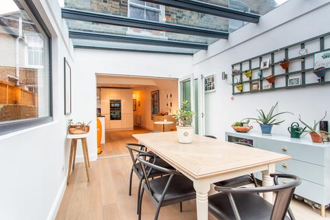 59a Antill Road, London, E3 5BT