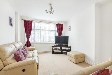 2 Woodside Close, Surbiton, KT5 9JU
