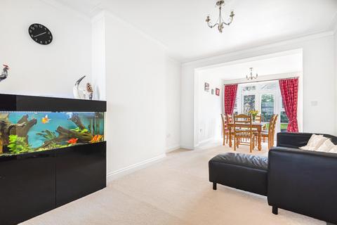 2 Woodside Close, Surbiton, KT5 9JU