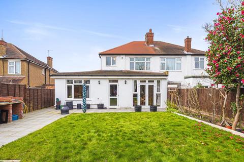 2 Woodside Close, Surbiton, KT5 9JU