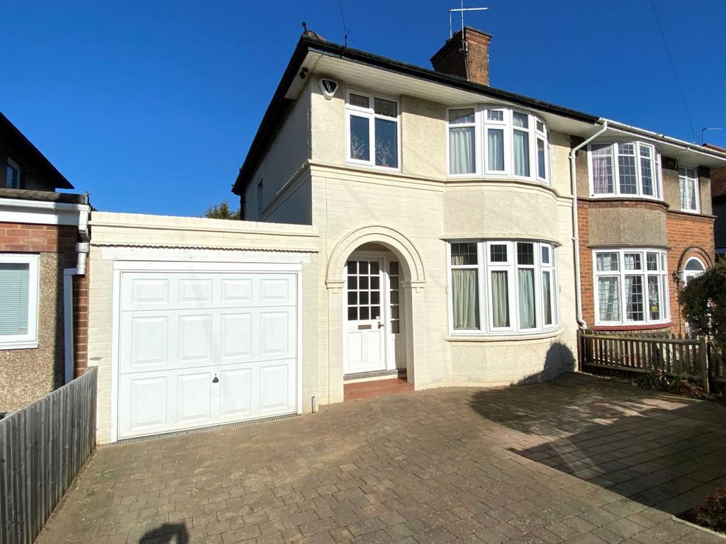 The Headlands, The Headlands, Northampton NN3 2NU 3 bed semidetached house £245,000
