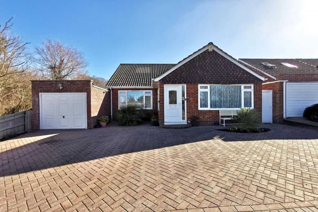 Sayerland Road, Polegate, East... 3 bed bungalow £410,000
