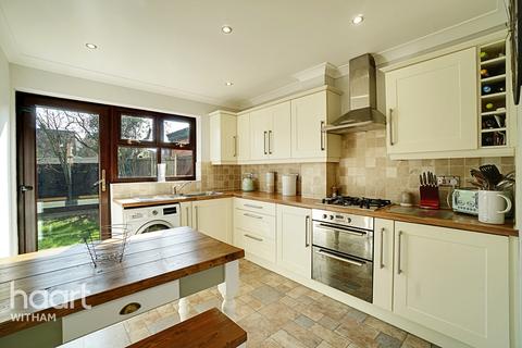 34 Bramble Road, Witham, CM8 2XA
