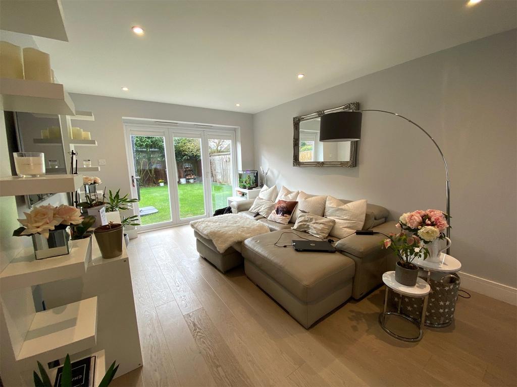 Macphail Close, Wokingham, Berkshire, RG40 3 bed end of terrace house
