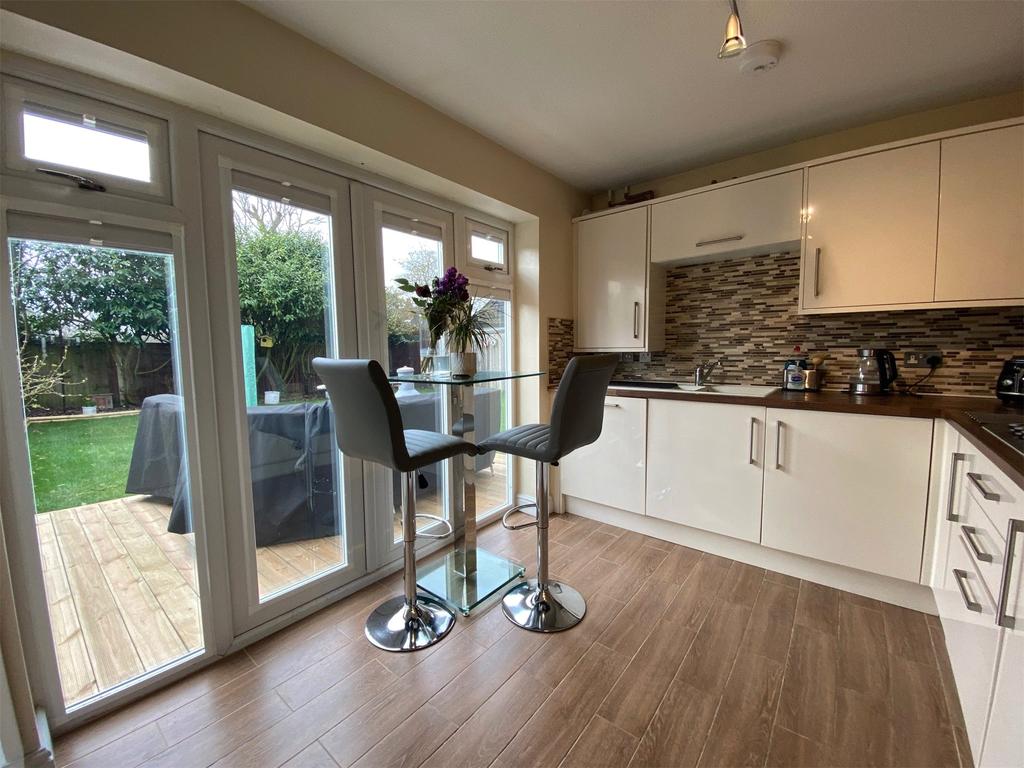 Macphail Close, Wokingham, Berkshire, RG40 3 bed end of terrace house