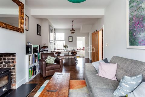 86 Graham Road, London, N15 3NJ