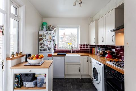 86 Graham Road, London, N15 3NJ