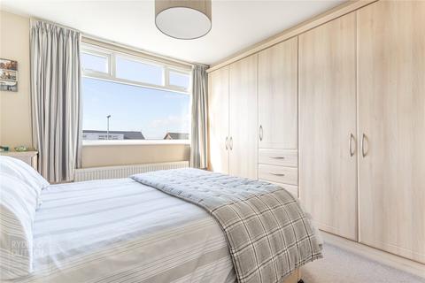 7 Chichester Crescent, Chadderton, Oldham, OL9 0RW