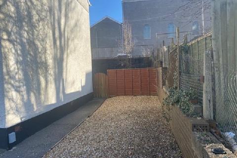 32 Mile End Row, Neath, SA11 2ED
