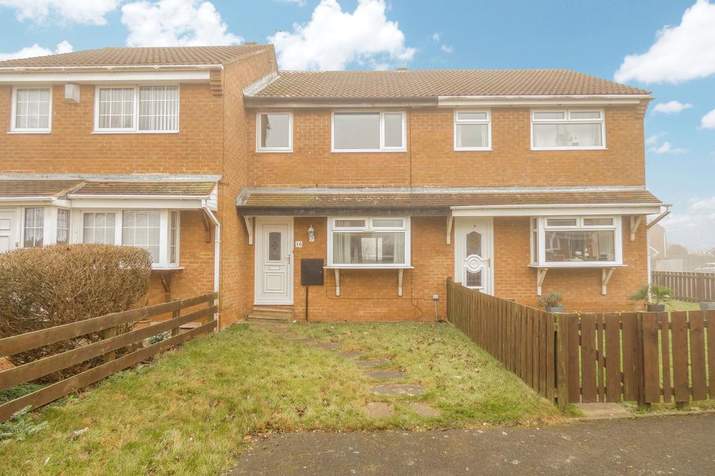 Manor View, NewbigginbytheSea... 3 bed terraced house £99,950