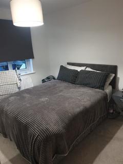 72a Queens Walk, Ruislip, HA4 0LU
