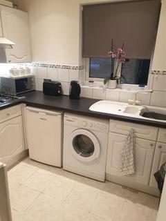 72a Queens Walk, Ruislip, HA4 0LU