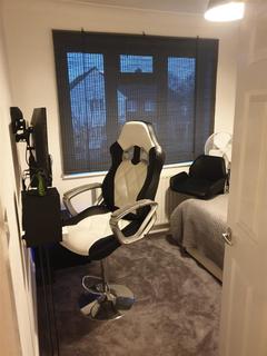 72a Queens Walk, Ruislip, HA4 0LU