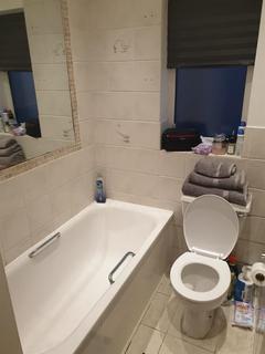 72a Queens Walk, Ruislip, HA4 0LU