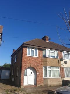 72a Queens Walk, Ruislip, HA4 0LU