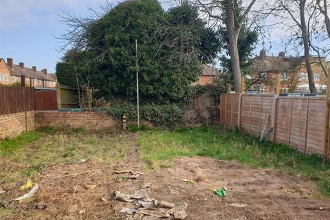 72a Queens Walk, Ruislip, HA4 0LU